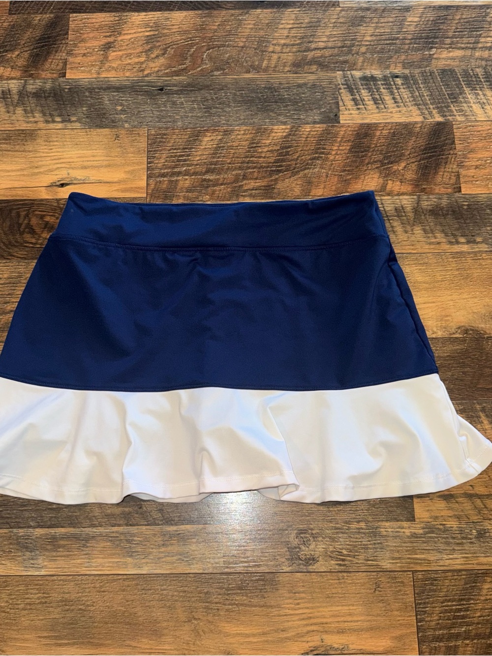 Vineyard Vines Navy and White Ruffle Hem Skirt